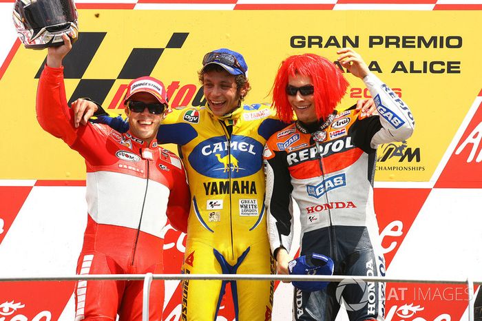 Podio: 1º Valentino Rossi,2º Loris Capirossi, 3º Nicky Hayden