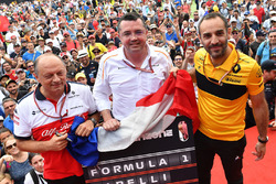 Frederic Vasseur, Sauber, Team Principal, Eric Boullier, McLaren Racing Director and Cyril Abiteboul, Renault Sport F1 Managing Director