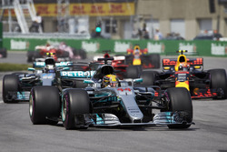 Льюіс Хемілтон, Валттері Боттас, Mercedes AMG F1 W08