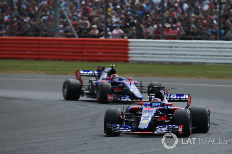 Пілоти Toro Rosso зіткнулися на першому колі. В аварії вони звинувачували один одного, але штраф отримав Данііл Квят