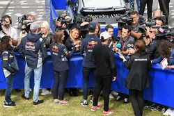 Daniil Kvyat, Scuderia Toro Rosso, Daniel Ricciardo, Red Bull Racing y Lewis Hamilton, Mercedes AMG 