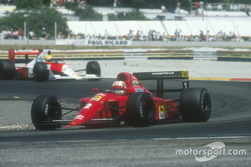Senna jaagt Mansell op