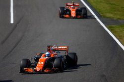 Fernando Alonso, McLaren MCL32, Stoffel Vandoorne, McLaren MCL32