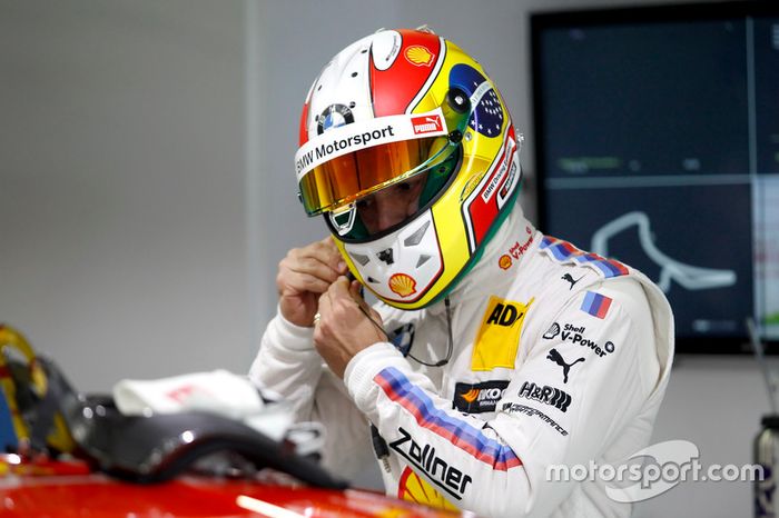 Augusto Farfus teve fim de semana para esquecer. Ele foi o 13º no sábado e abandonou no domingo.