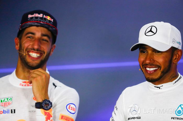 Lewis Hamilton, Mercedes AMG F1,Daniel Ricciardo, Red Bull Racing