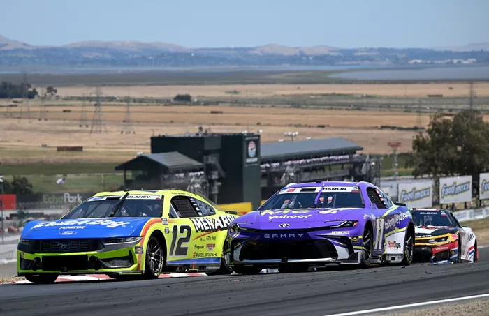 Ryan Blaney, Team Penske, Denny Hamlin, Joe Gibbs Racing