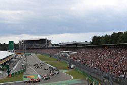 Daniel Ricciardo, Red Bull Racing RB12 and Max Verstappen, Red Bull Racing RB12 at the start of the race