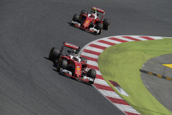 Sebastian Vettel, Ferrari SF16-H en Kimi Raikkonen, Ferrari SF16-H