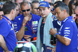 Segundo, Jorge Lorenzo, Yamaha Factory Racing en el parc ferme