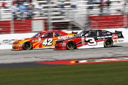 Kyle Larson, Chip Ganassi Racing Chevrolet, Ty Dillon, Richard Childress Racing Chevrolet