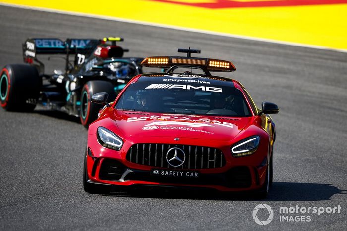 Safety Car lidera a Valtteri Bottas, Mercedes F1 W11 