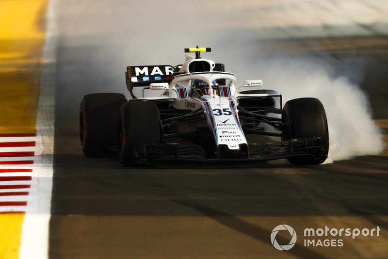 20. Sergei Sirotkin, Williams FW41, locks up
