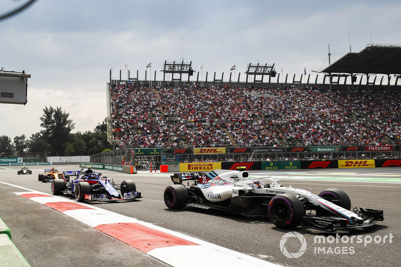 Sergey Sirotkin, Williams FW41, y Pierre Gasly, Scuderia Toro Rosso STR13