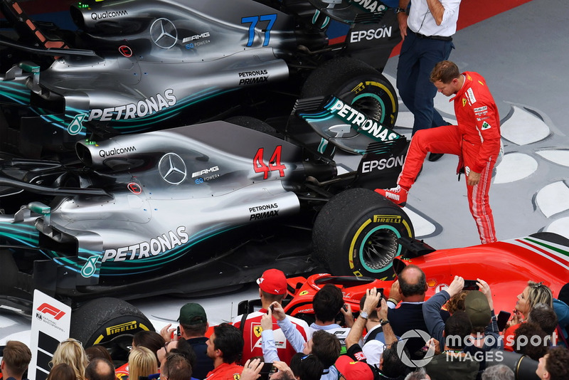 Себастьян Феттель, Ferrari, Льюіс Хемілтон, Mercedes AMG F1 W09
