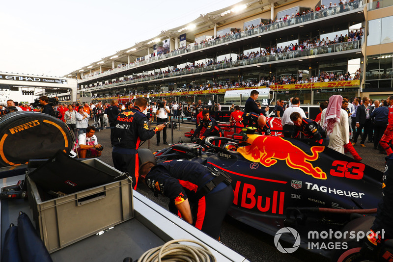 Max Verstappen, Red Bull Racing RB14, on the grid