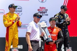 Will Power, Team Penske Chevrolet, Alex Palou, Chip Ganassi Racing Honda, Scott McLaughlin, Team Penske Chevrolet, podio