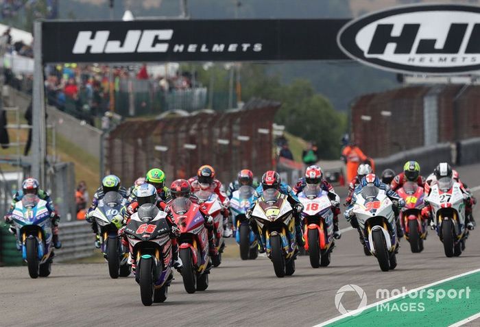 Niki Tuuli, Ajo Motorsport lidera al inicio de la carrera