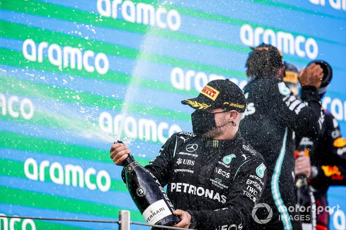 Podio: tercer lugar Valtteri Bottas, Mercedes