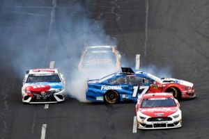 Ricky Stenhouse Jr., Roush Fenway Racing, Ford Mustang Fastenal spins