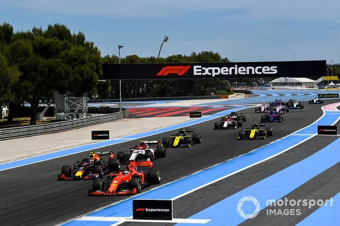 Sebastian Vettel, Ferrari SF90, leads Pierre Gasly, Red Bull Racing RB15, Antonio Giovinazzi, Alfa Romeo Racing C38, Daniel Ricciardo, Renault F1 Team R.S.19, Nico Hulkenberg, Renault F1 Team R.S. 19, en la vuelta de fromación