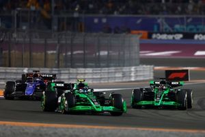 Zhou Guanyu, KICK Sauber C44, Valtteri Bottas, KICK Sauber C44, Alex Albon, Williams FW46 