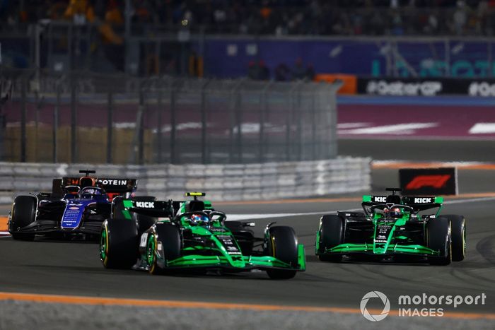 Zhou Guanyu, KICK Sauber C44, Valtteri Bottas, KICK Sauber C44, Alex Albon, Williams FW46 