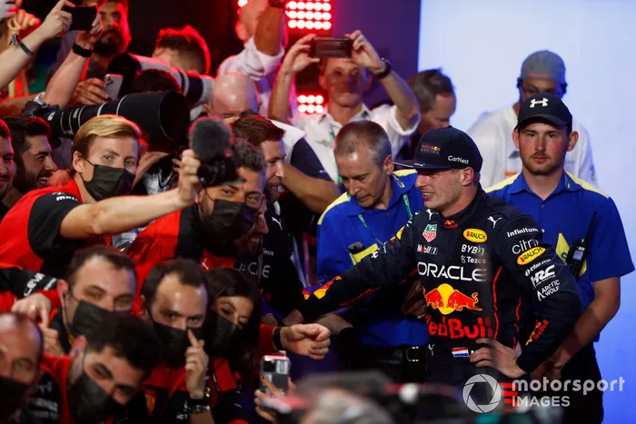 Ganador Max Verstappen, Red Bull Racing, celebra la victoria