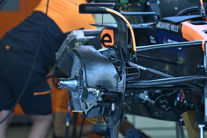McLaren MCL38 detalle