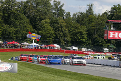 Sam Hornish Jr., Team Penske Ford and Elliott Sadler, JR Motorsports Chevrolet green flag start