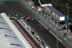 Данііл Квят, Scuderia Toro Rosso STR12, на старті гонки