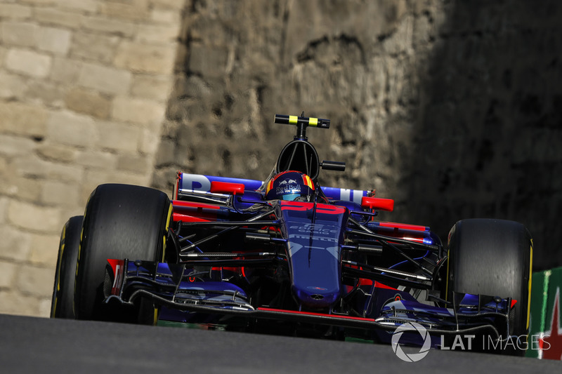 Карлос Сайнс-мл., Scuderia Toro Rosso STR12