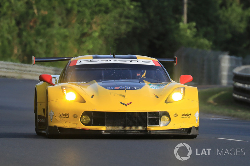 37. №63 Corvette Racing Corvette C7.R: Ян Магнуссен, Антонио Гарсия, Джордан Тейлор