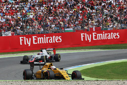 Kevin Magnussen, Renault Sport F1 Team RS16
