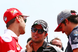 Парад пилотов: Себастьян Феттель, Ferrari, Серхио Перес, Sahara Force India F1, Карлос Сайнс-мл., Sc