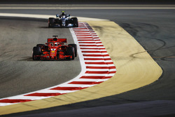 Себастьян Феттель, Ferrari SF71H, Валттері Боттас, Mercedes AMG F1 W09