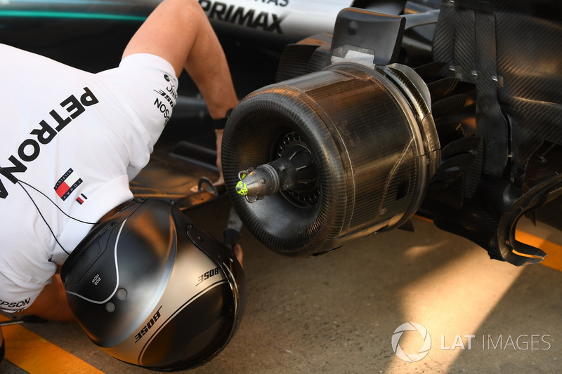 Mercedes-AMG F1 W09 arka tekerlek