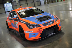 La Seat Leon DSG TCR di Alessandro Mazzolini, Gr. Piloti Forlivesi nel paddock