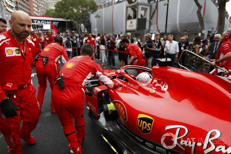 Sebastian Vettel, Ferrari, sur la grille