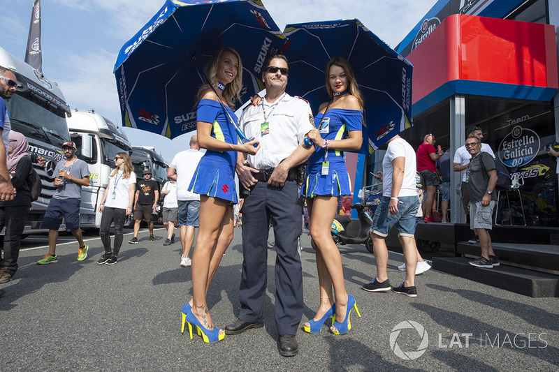 Girls, Policeman