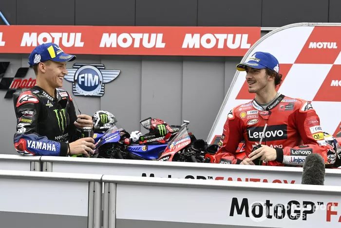 Segundo puesto Fabio Quartararo, Yamaha Factory Racing, tercer puesto Francesco Bagnaia, Ducati Team