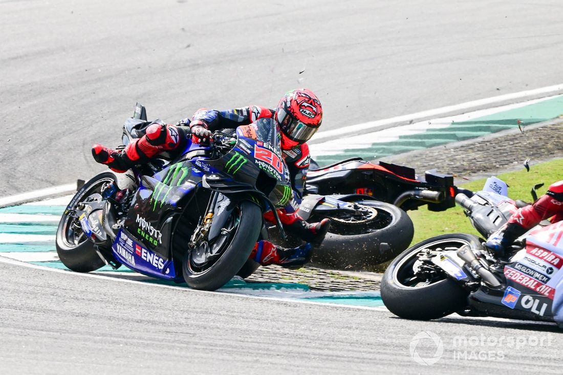 Jack Miller, Red Bull KTM Factory Racing, Fabio Quartararo, Yamaha Factory Racing, Brad Binder, Red Bull KTM Factory Racing Crash