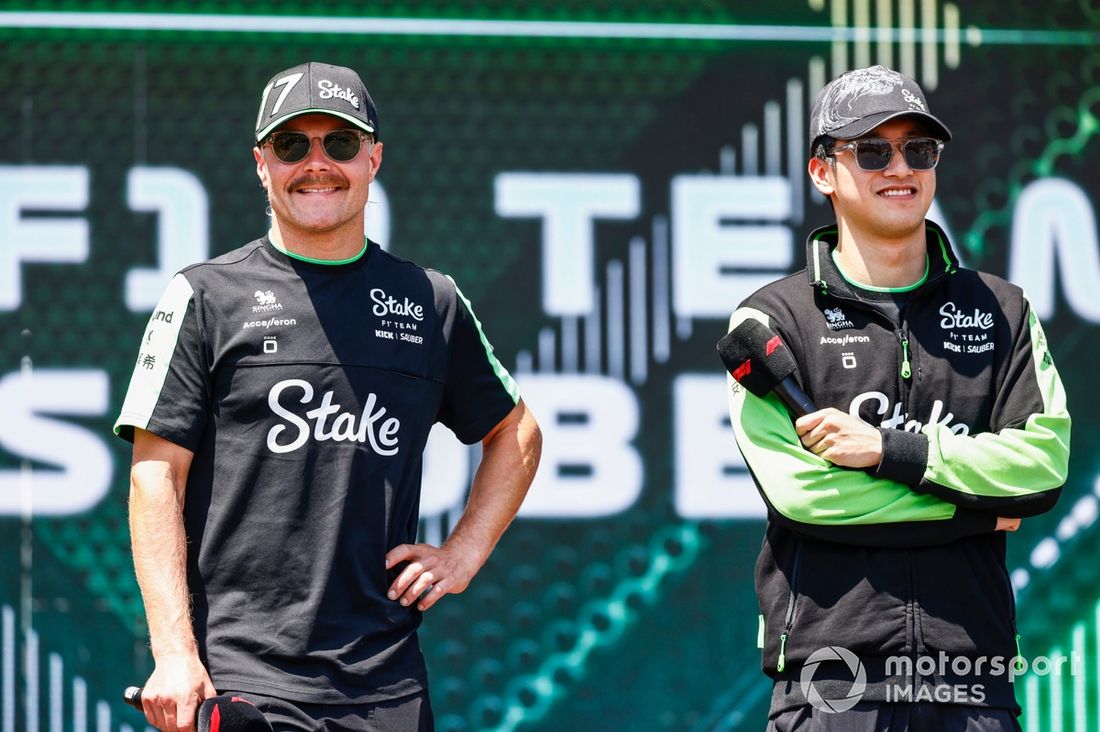 Valtteri Bottas, Stake F1 Team KICK Sauber, Zhou Guanyu, Stake F1 Team KICK Sauber