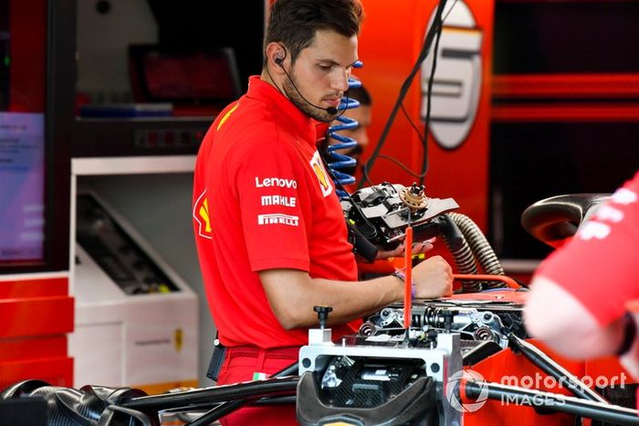 Suspensión delantera del Ferrari SF90 