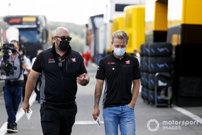 Kevin Magnussen, Haas F1 en el paddock