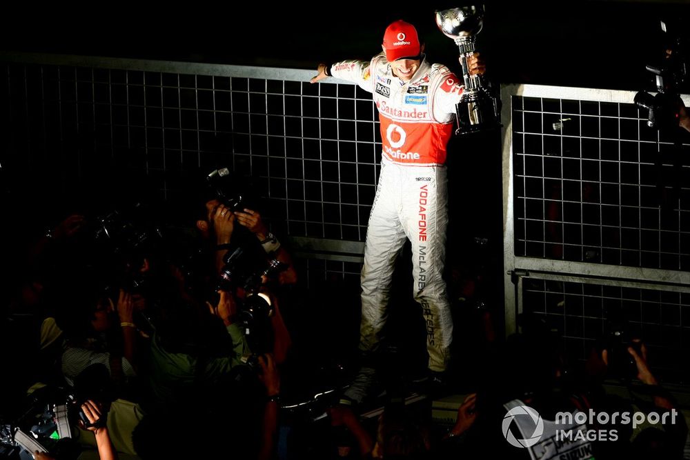 Ganador de la carrera Jenson Button, McLaren