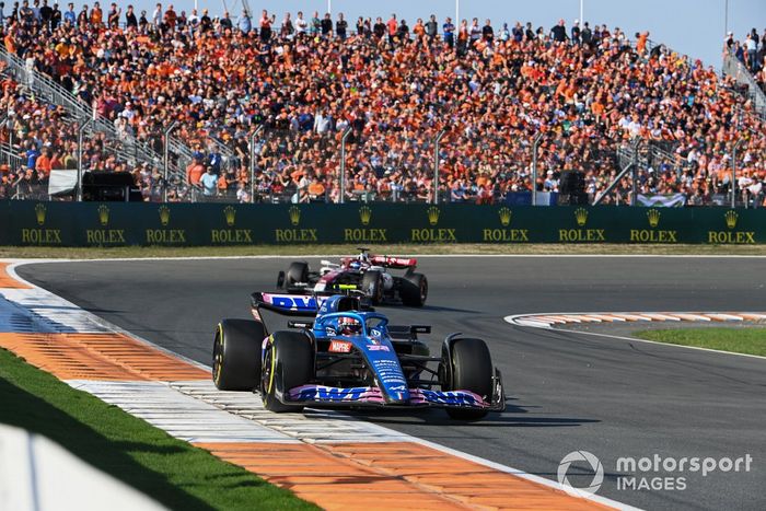 Esteban Ocon, Alpine A522, Valtteri Bottas, Alfa Romeo C42