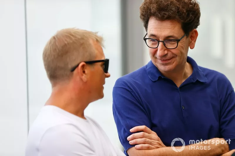 Kimi Raikkonen et Mattia Binotto, directeur général et directeur technique de l'écurie de F1 KICK Sauber 