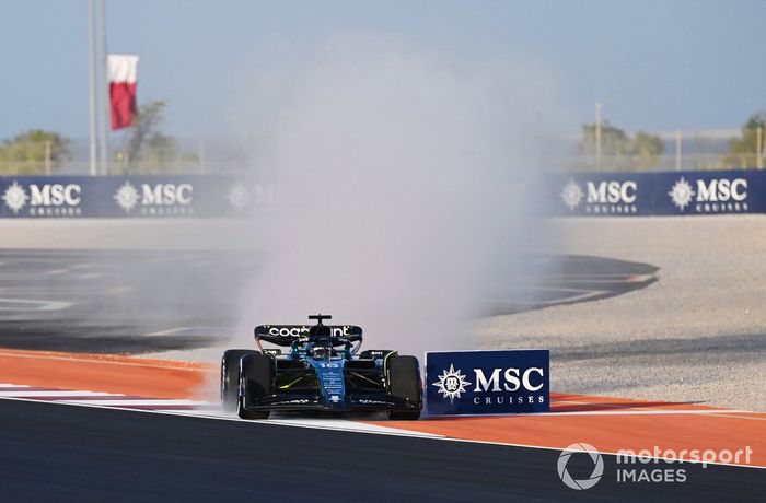 Lance Stroll, Aston Martin AMR23, levanta arena