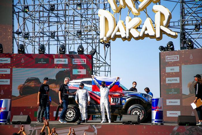 #317 X-Raid Mini JCW Rally Team Bmw: Vladimir Vasilyev, Dmitro Tsyro