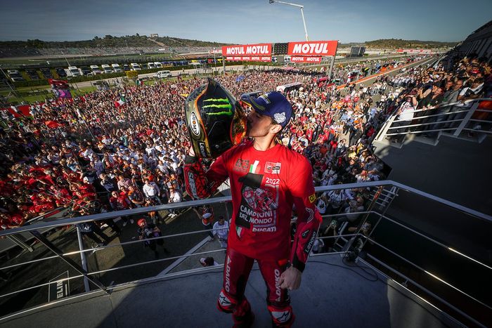 Campeón Francesco Bagnaia, Ducati Team festeja